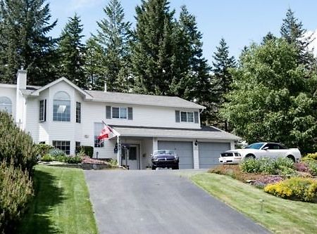 Alexandria House Bed & Breakfast Уест Келоуна Екстериор снимка