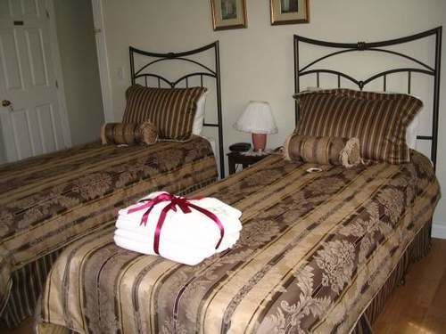 Alexandria House Bed & Breakfast Уест Келоуна Екстериор снимка